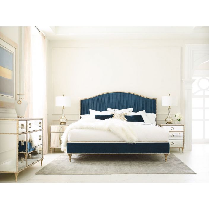 Caracole Fontainebleau Platform Bedroom Set